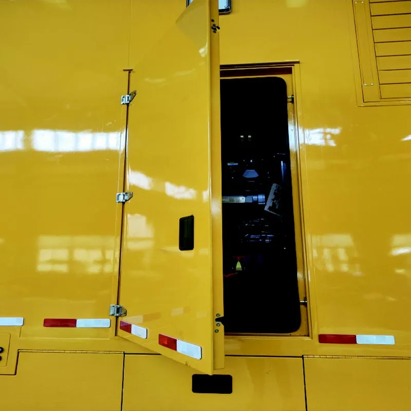 Furgoneta kamioientzako atea kulunkorra